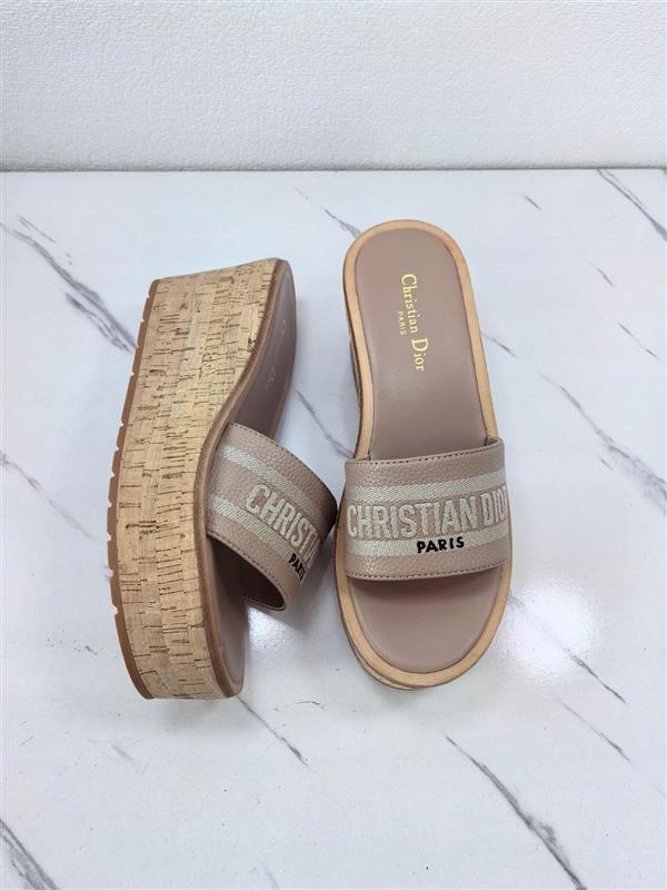 20251128184319692 270